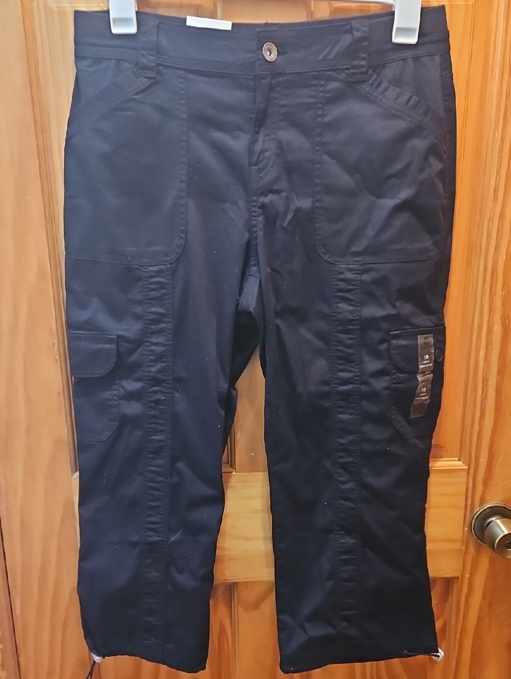 Womens  Black Cargo Capri Pants